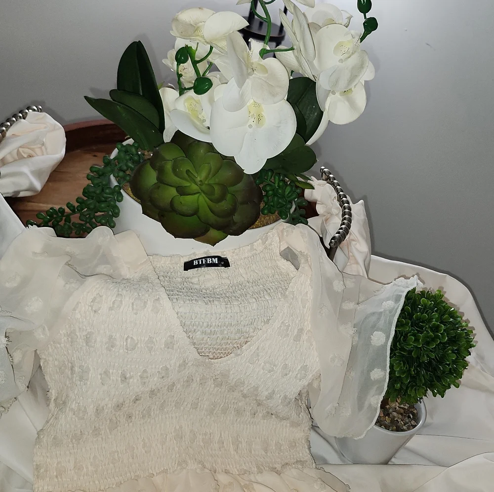 SUPER CUTE women V neck short sleeve dress also dot swing flowy ruffle Dress - Picture 3 of 7